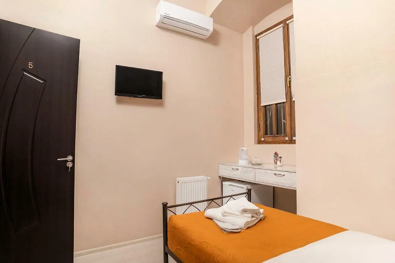 Bed & Breakfast Home 6 Tbilisi Georgien